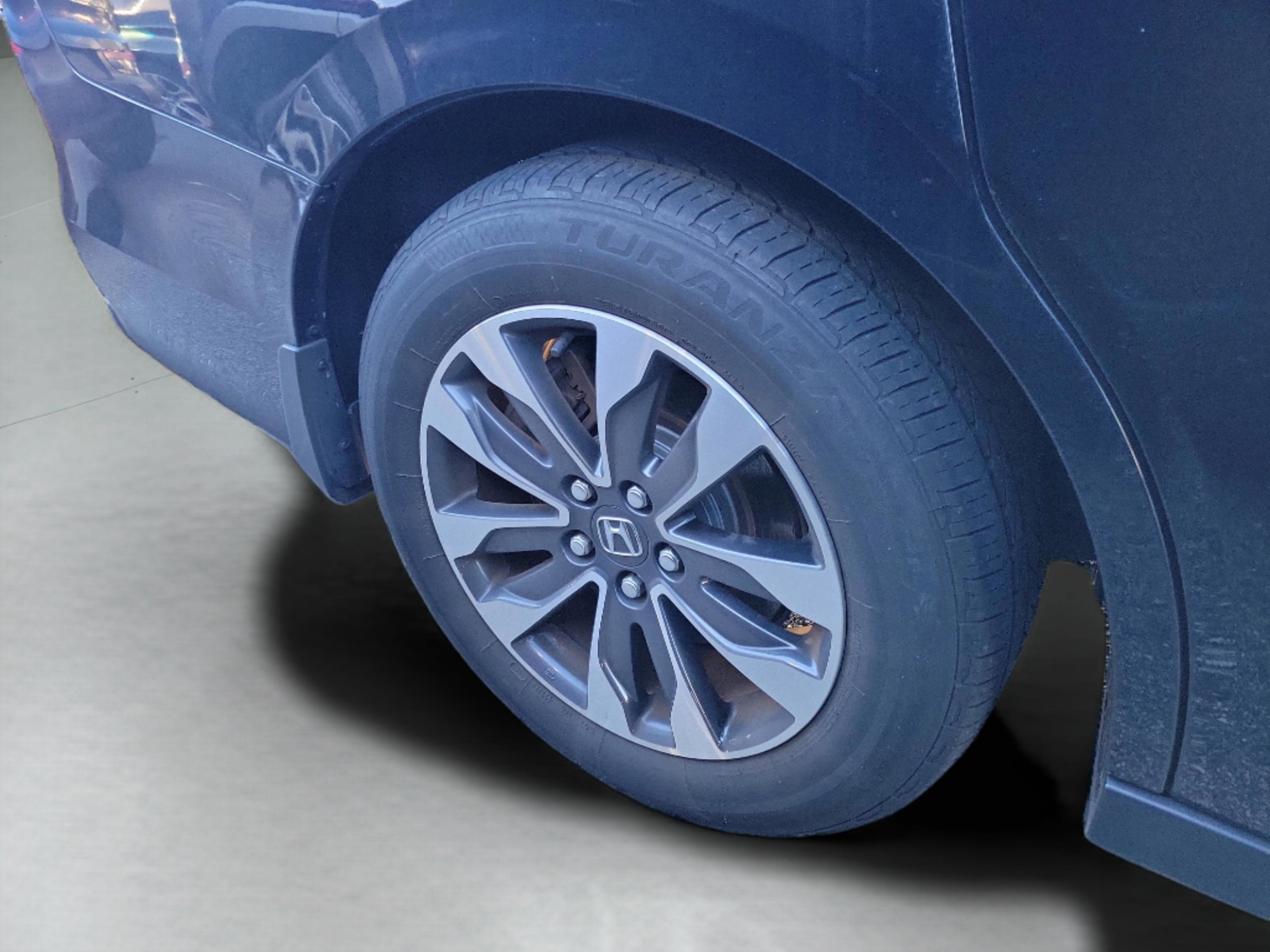 Used 2023 Honda Odyssey EX-L image 17