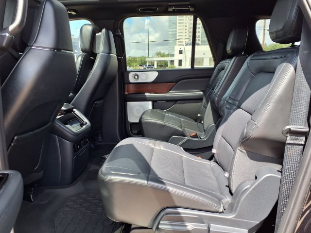 Used 2023 Lincoln Navigator L Reserve AWD/4WD image 5