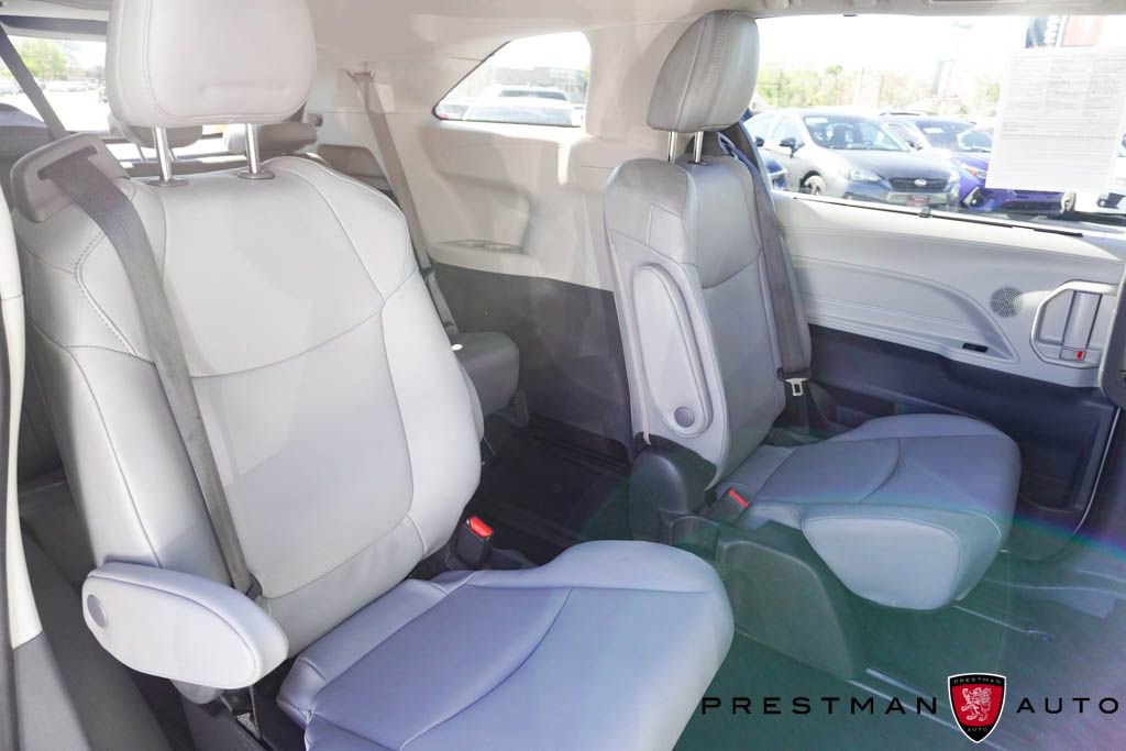 Used 2024 Toyota Sienna XLE AWD/4WD image 44