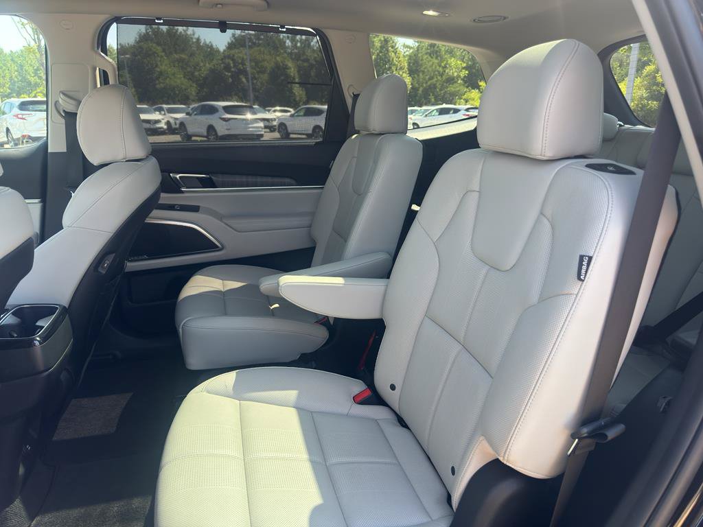 Used 2024 Kia Telluride SX w/ Towing Package FWD image 30
