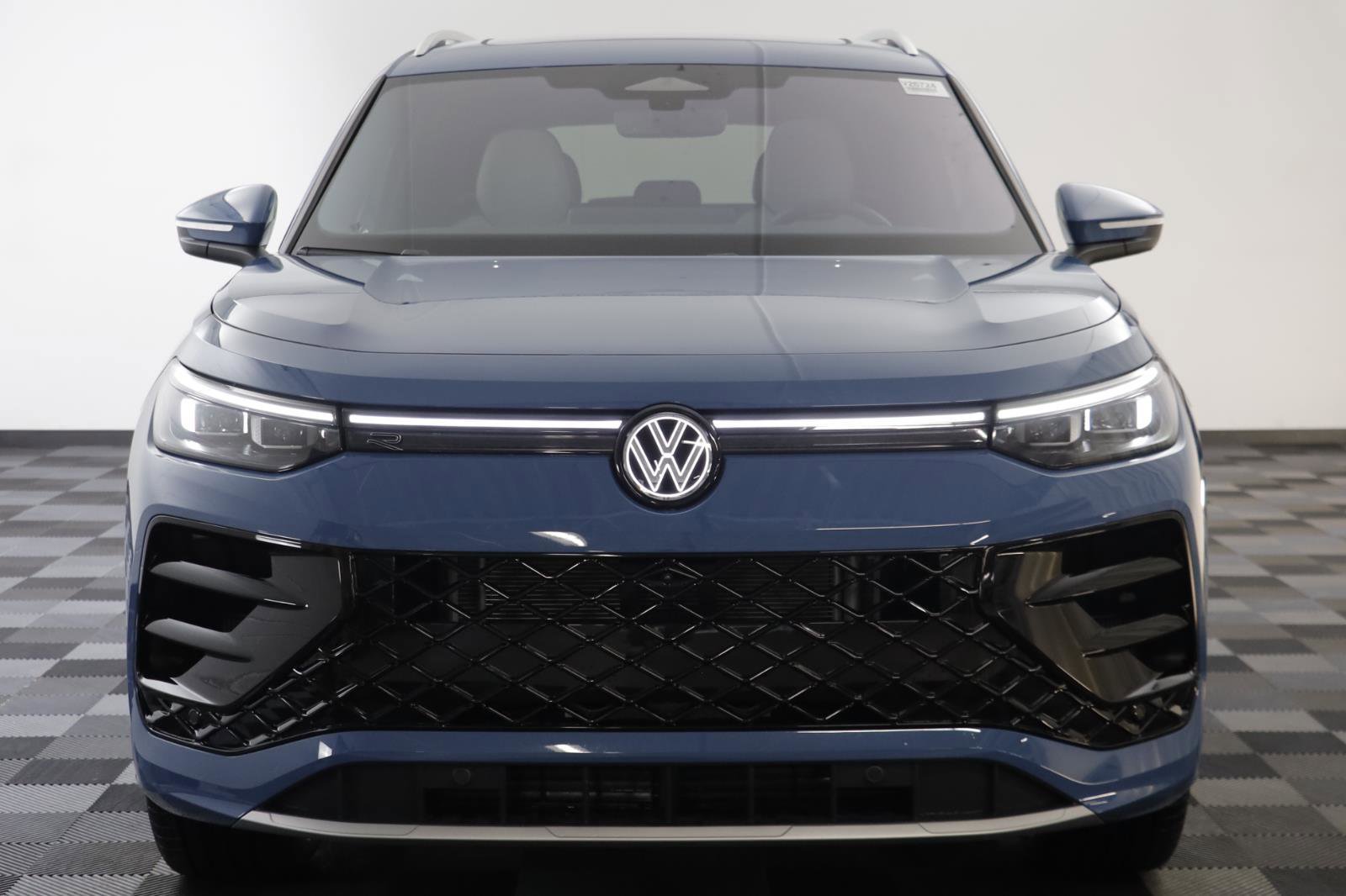 New 2026 Volkswagen Tiguan SEL R-Line image 24