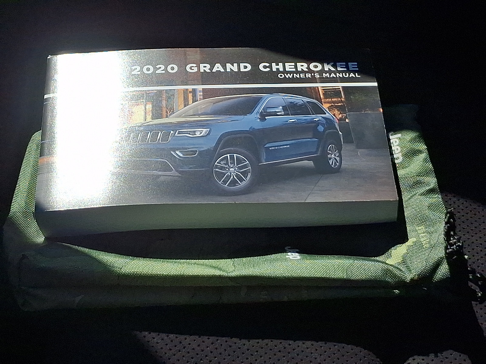Used 2020 Jeep Grand Cherokee Laredo w/ Quick Order Package 2BN North AWD/4WD image 24