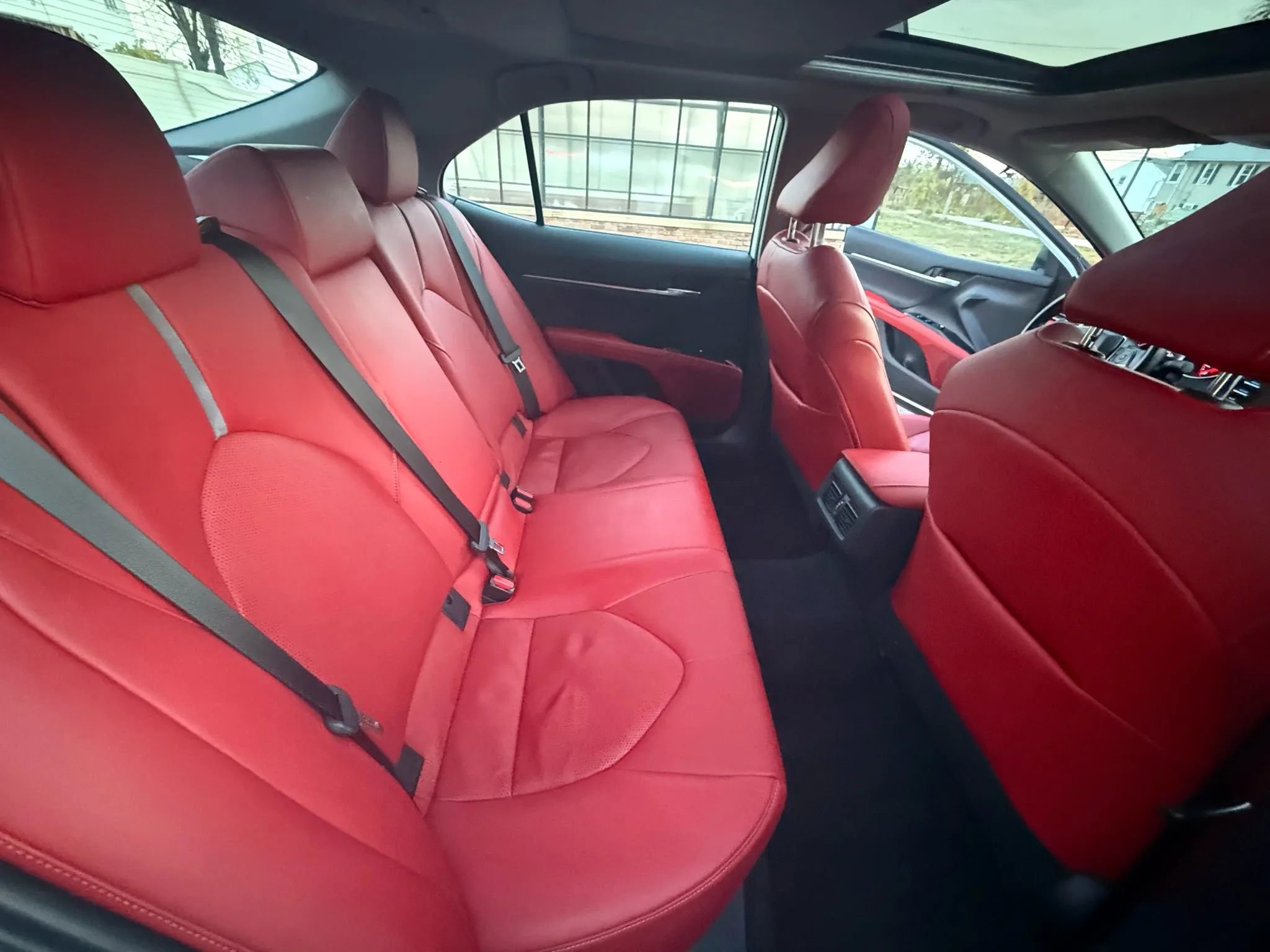 Used 2020 Toyota Camry XSE image 28