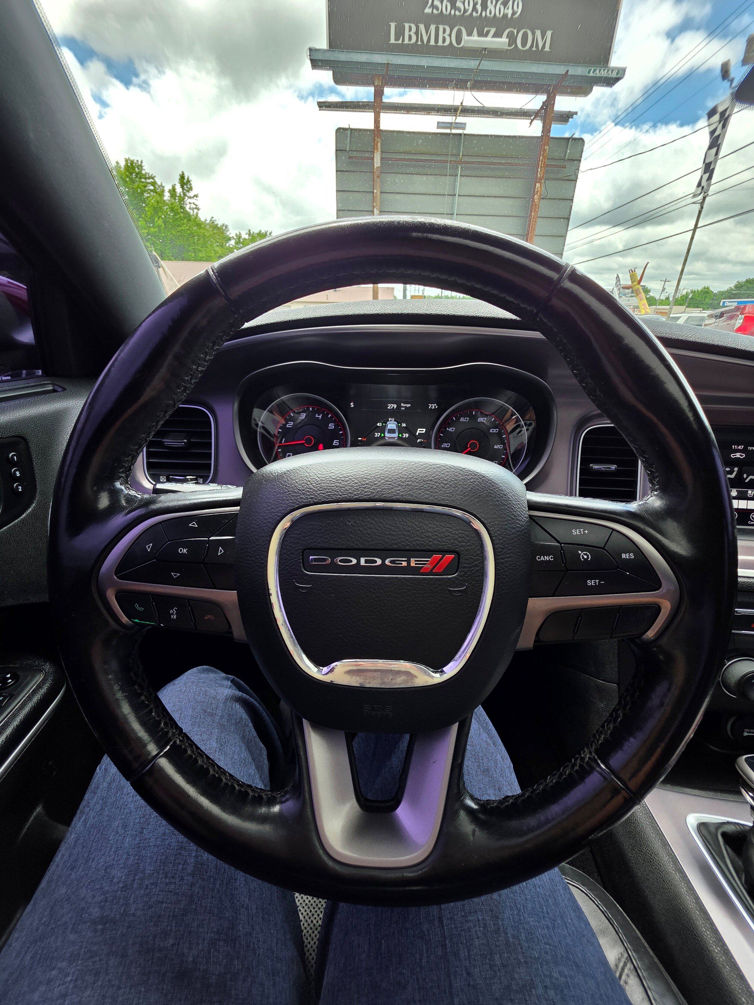 Used 2019 Dodge Charger SXT w/ Leather Interior Group RWD image 9