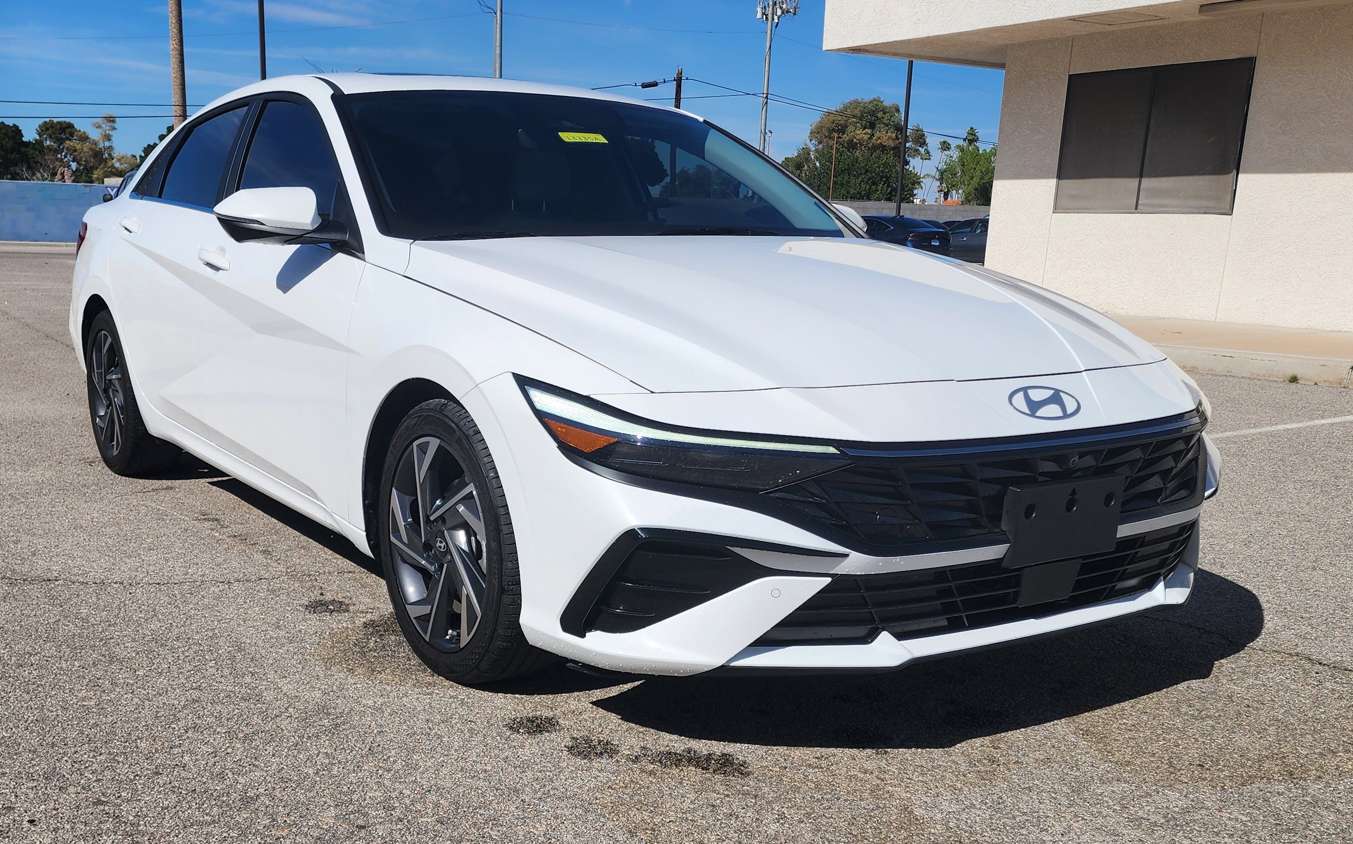 Used 2024 Hyundai Elantra Limited FWD image 3