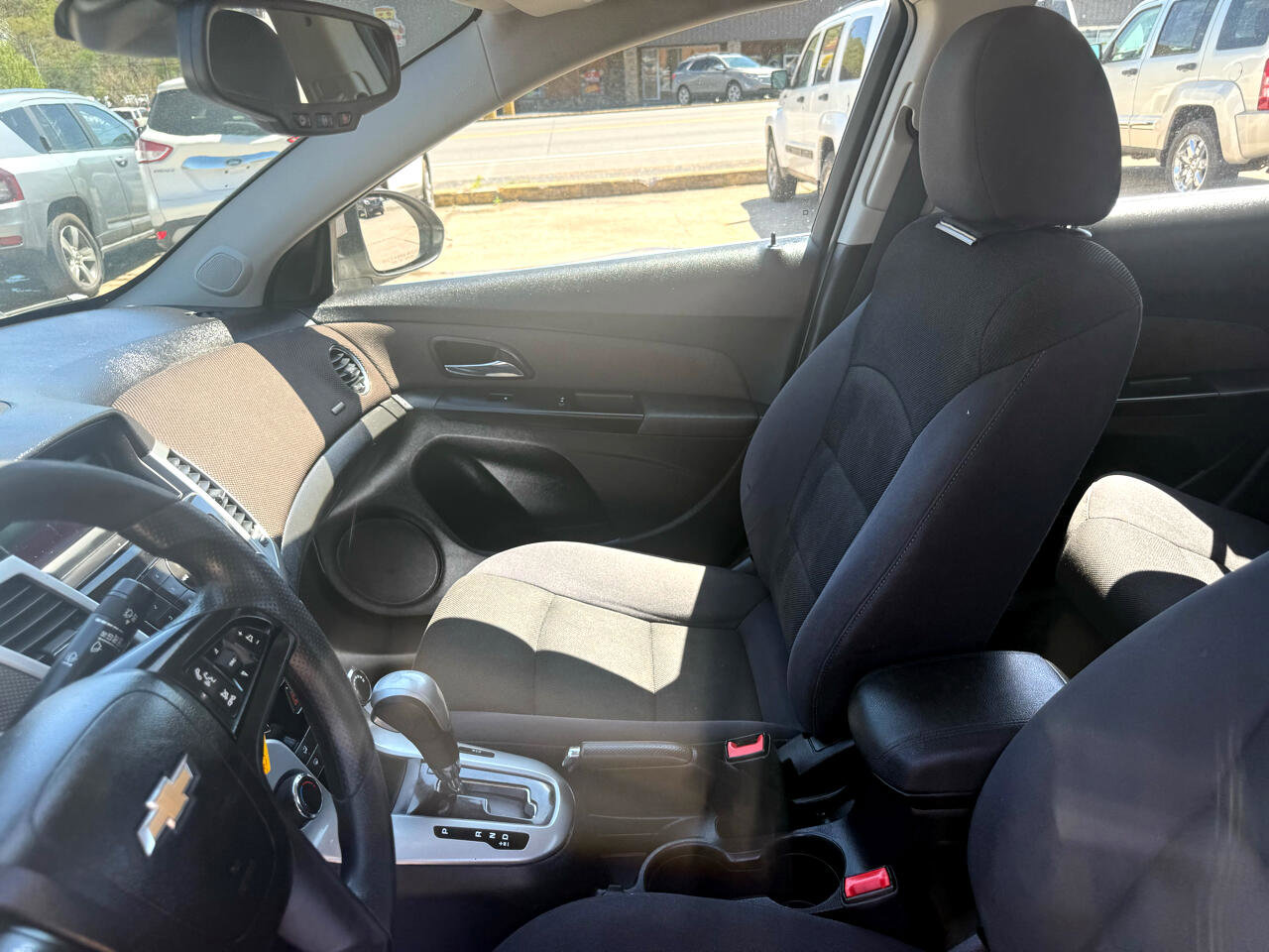 Used 2015 Chevrolet Cruze LT image 23