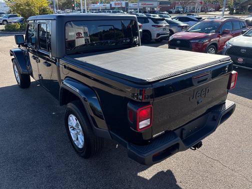 Used 2023 Jeep Gladiator Sport AWD/4WD image 5