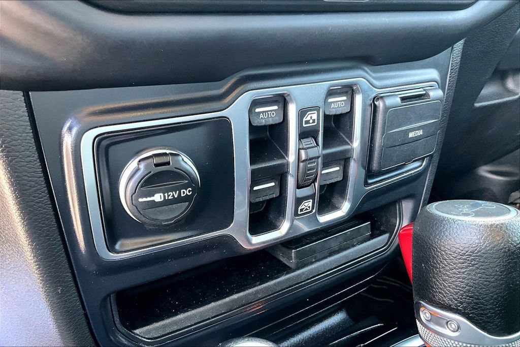 Used 2018 Jeep Wrangler Unlimited Sport S AWD/4WD image 29