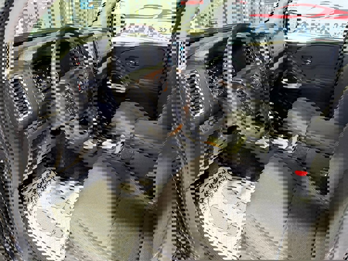 Used 2024 Nissan Frontier SV image 37