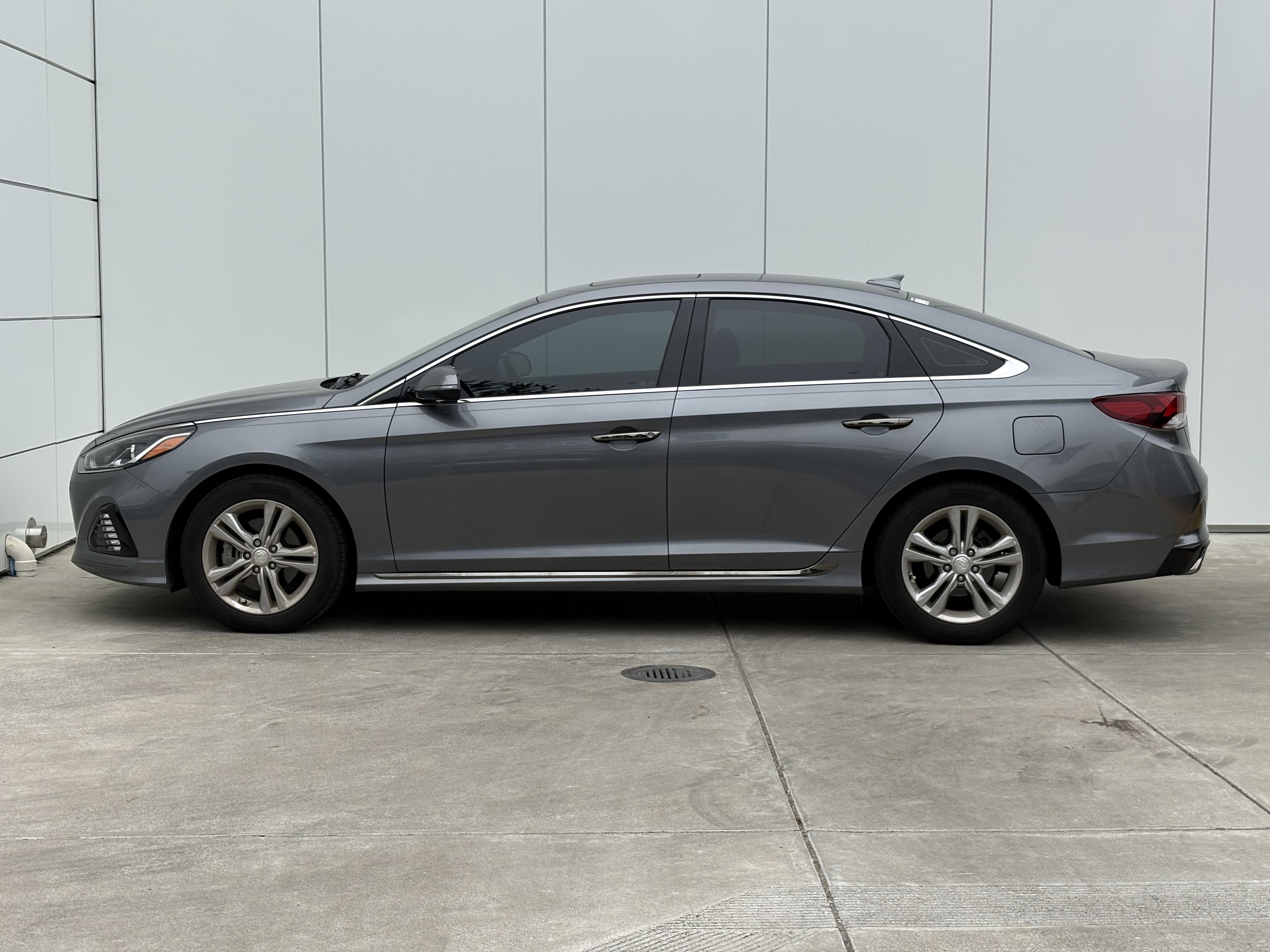 Used 2018 Hyundai Sonata Sport w/ Cargo Package image 4