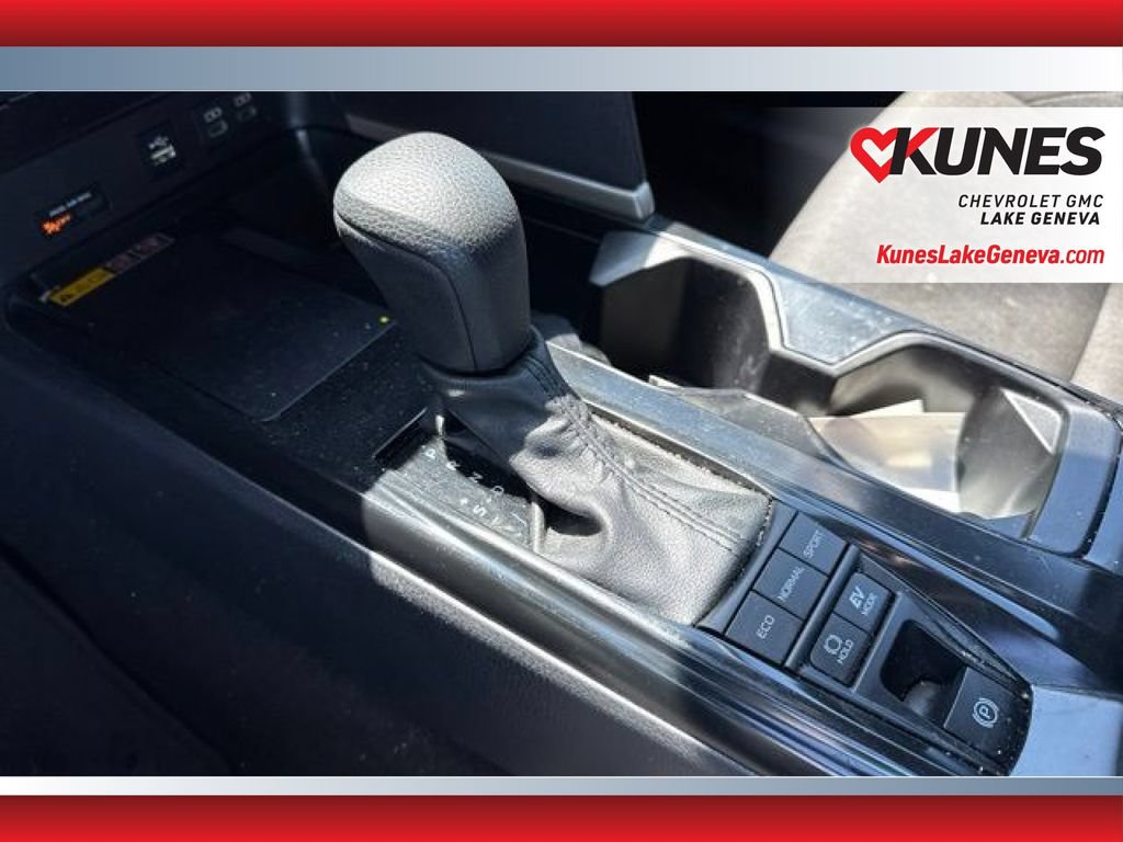 Used 2025 Toyota Camry LE FWD image 15