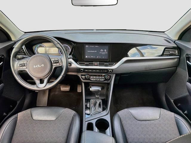 Used 2022 Kia Niro LXS FWD image 15