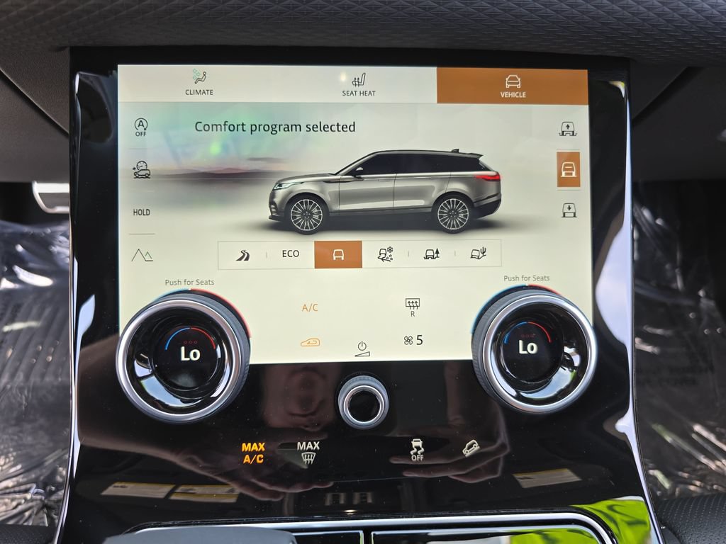 Certified 2022 Land Rover Range Rover Velar R-Dynamic S AWD/4WD image 24
