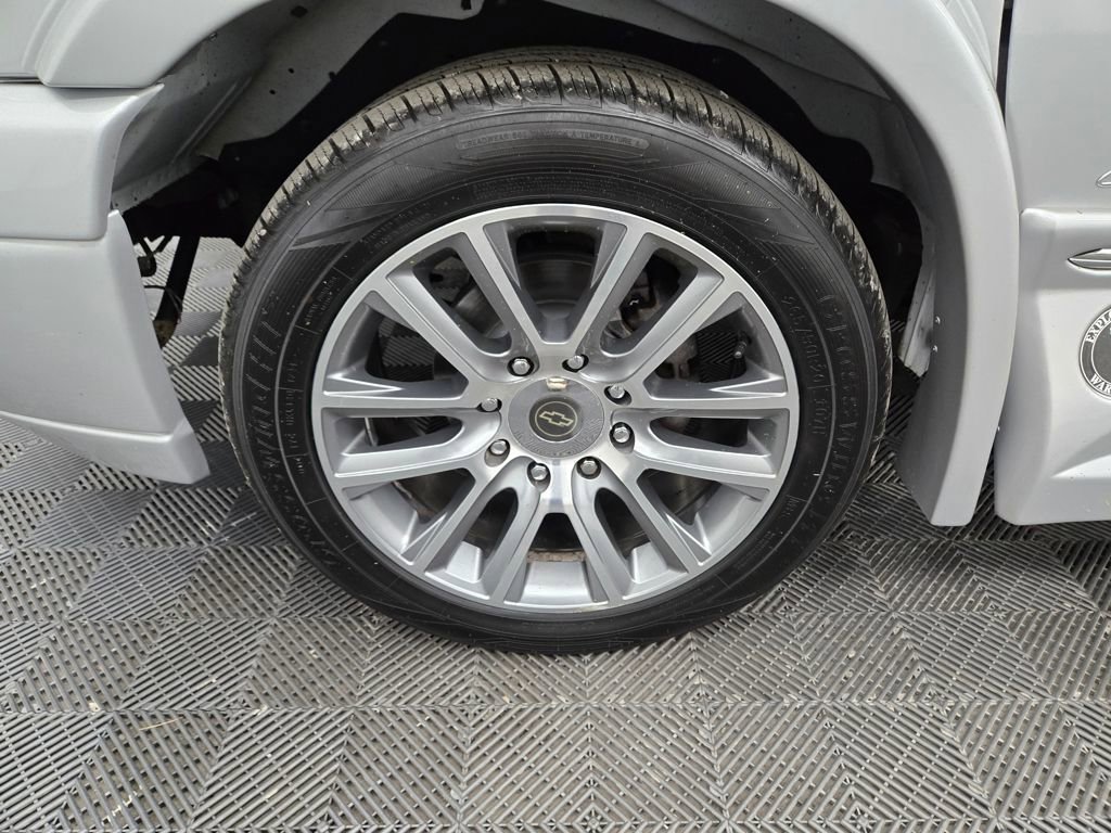 Used 2021 Chevrolet Express 2500 w/ Enhanced Convenience Package image 13