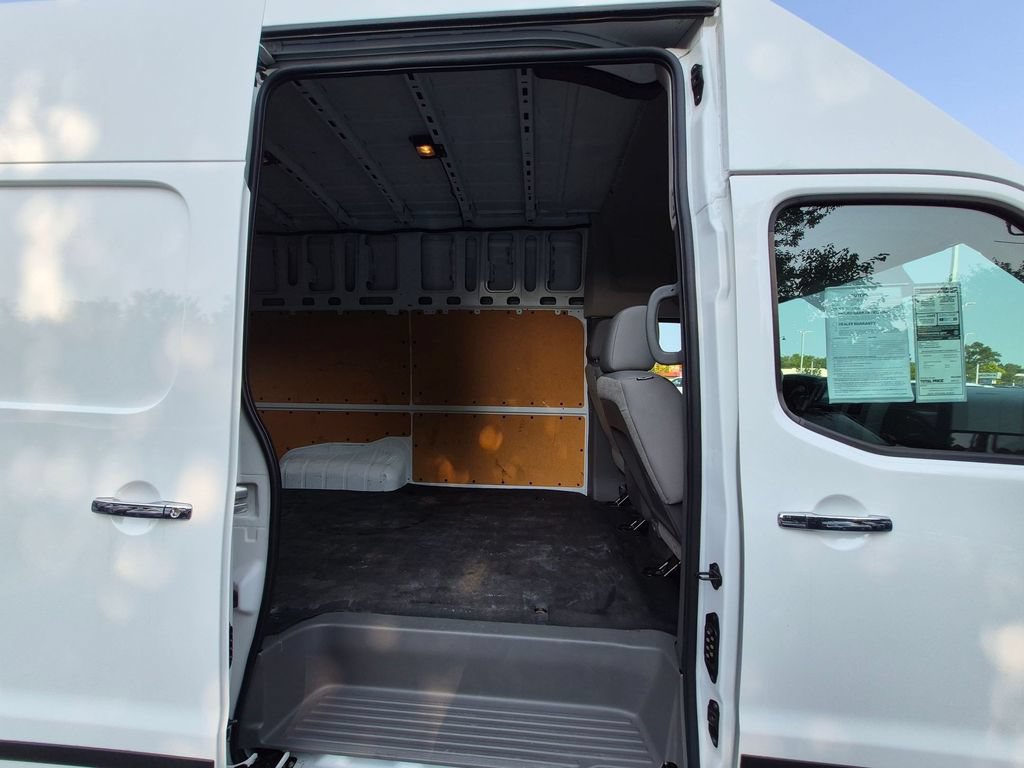 Used 2018 Nissan NV 2500 SL w/ Navigation Package RWD image 22