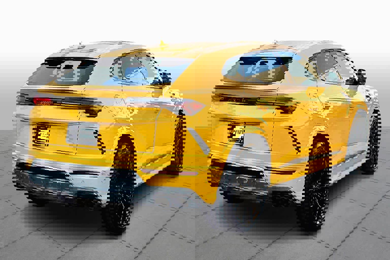 Used 2022 Lamborghini Urus image 12