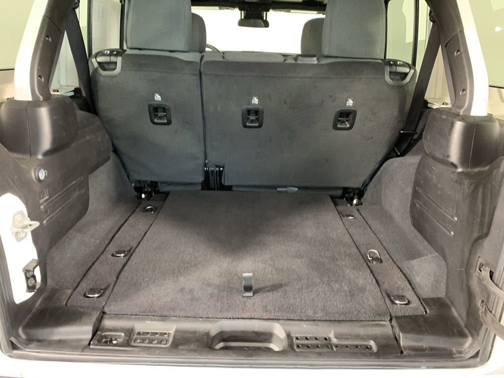 Used 2025 Jeep Wrangler Unlimited Rubicon image 14