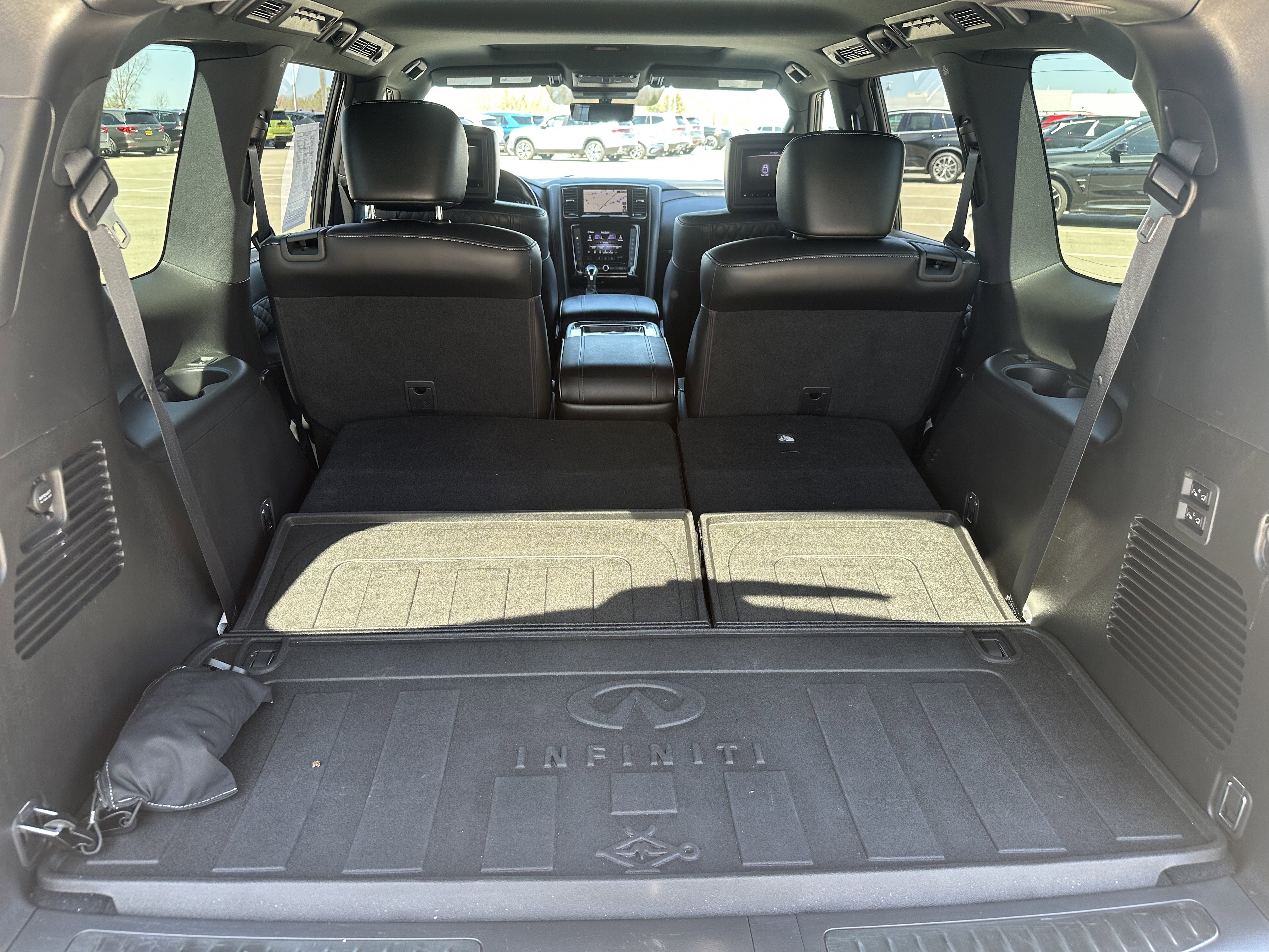 Used 2021 INFINITI QX80 Sensory w/ All-Season Package AWD/4WD image 32