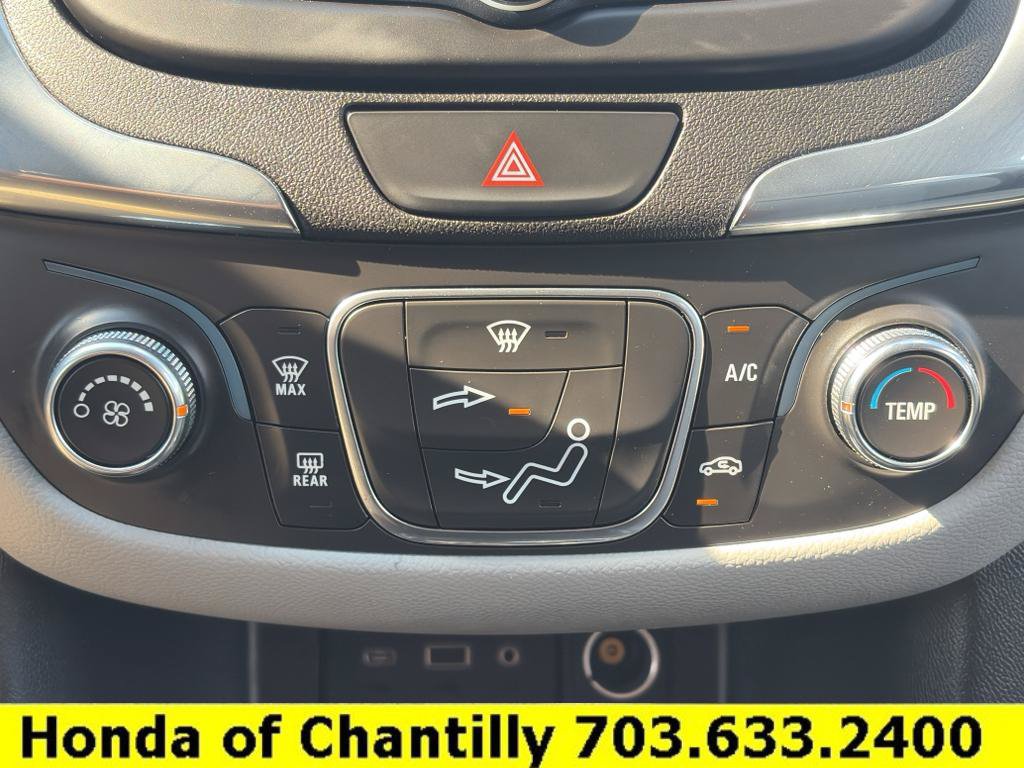 Used 2020 Chevrolet Equinox LS w/ LS Convenience Package AWD/4WD image 17