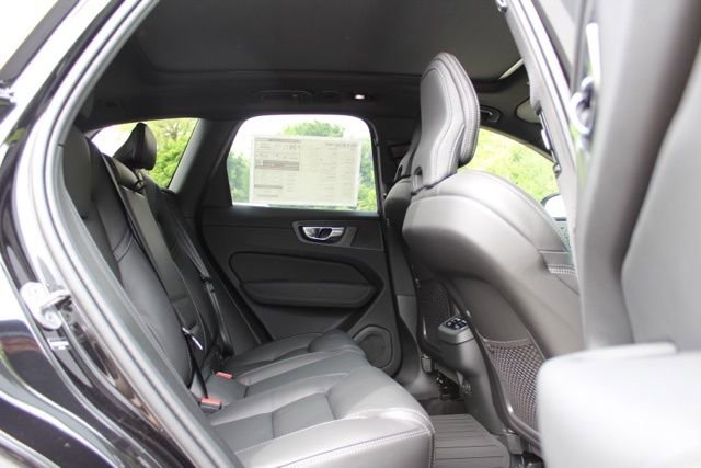 New 2026 Volvo XC60 B5 Ultra w/ Protection Package Premier AWD/4WD image 15