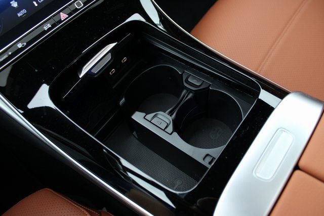 New 2025 Mercedes-Benz C 300 4MATIC Sedan image 25