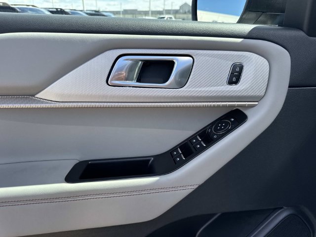 New 2026 Ford Explorer Active w/ Active Comfort Package RWD image 20