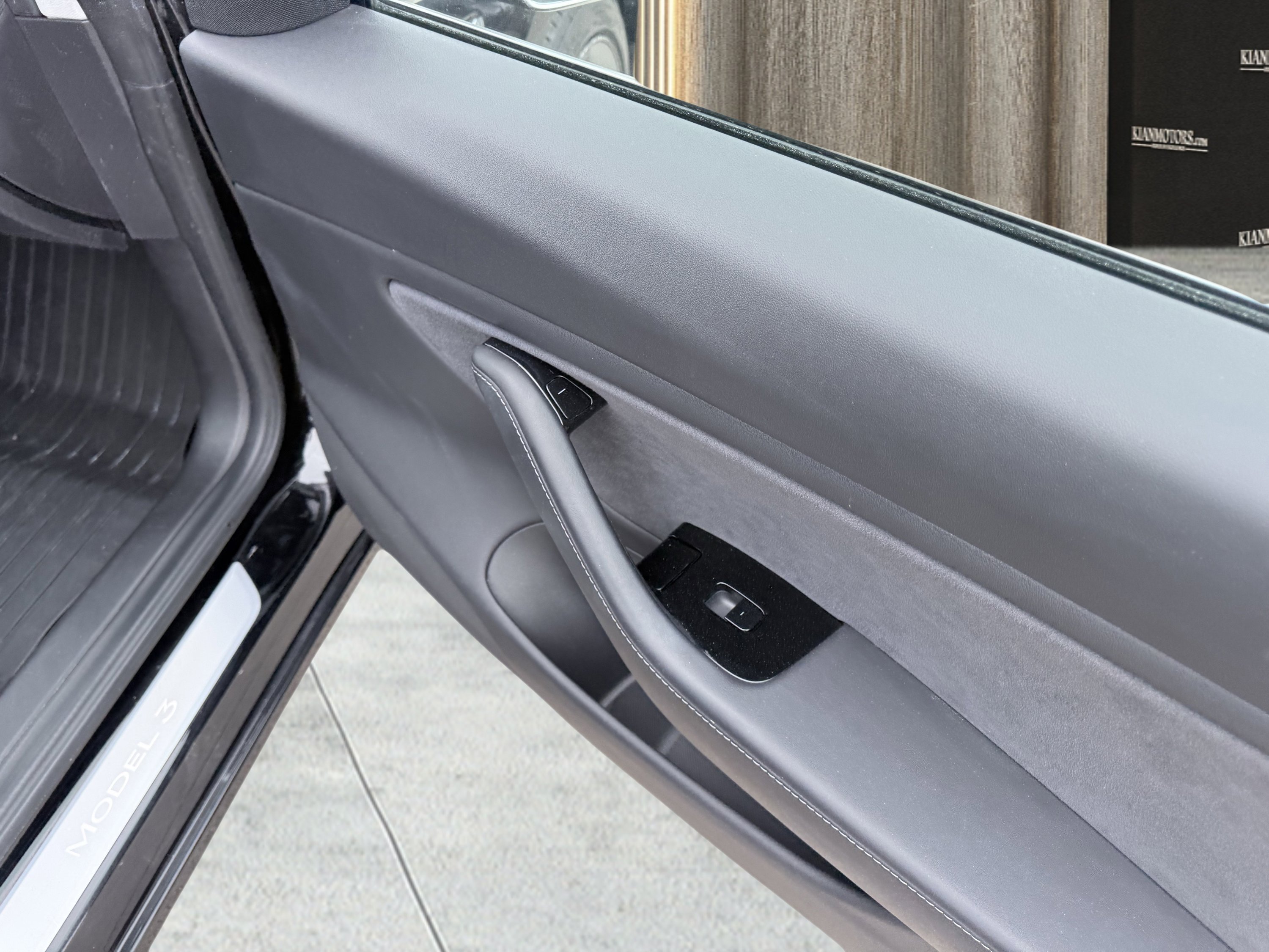 Used 2018 Tesla Model 3 Mid Range image 37