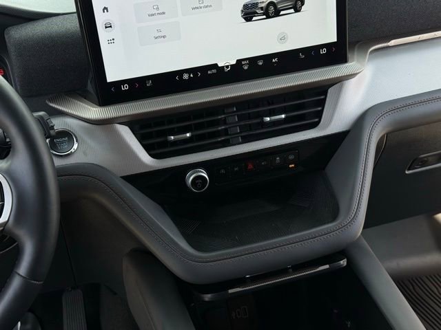 Used 2025 Ford Explorer Active w/ Active Comfort Package image 28