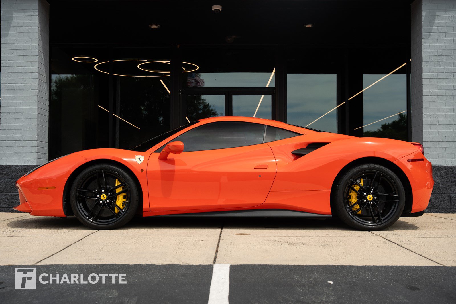 Used 2016 Ferrari 488 GTB RWD image 7