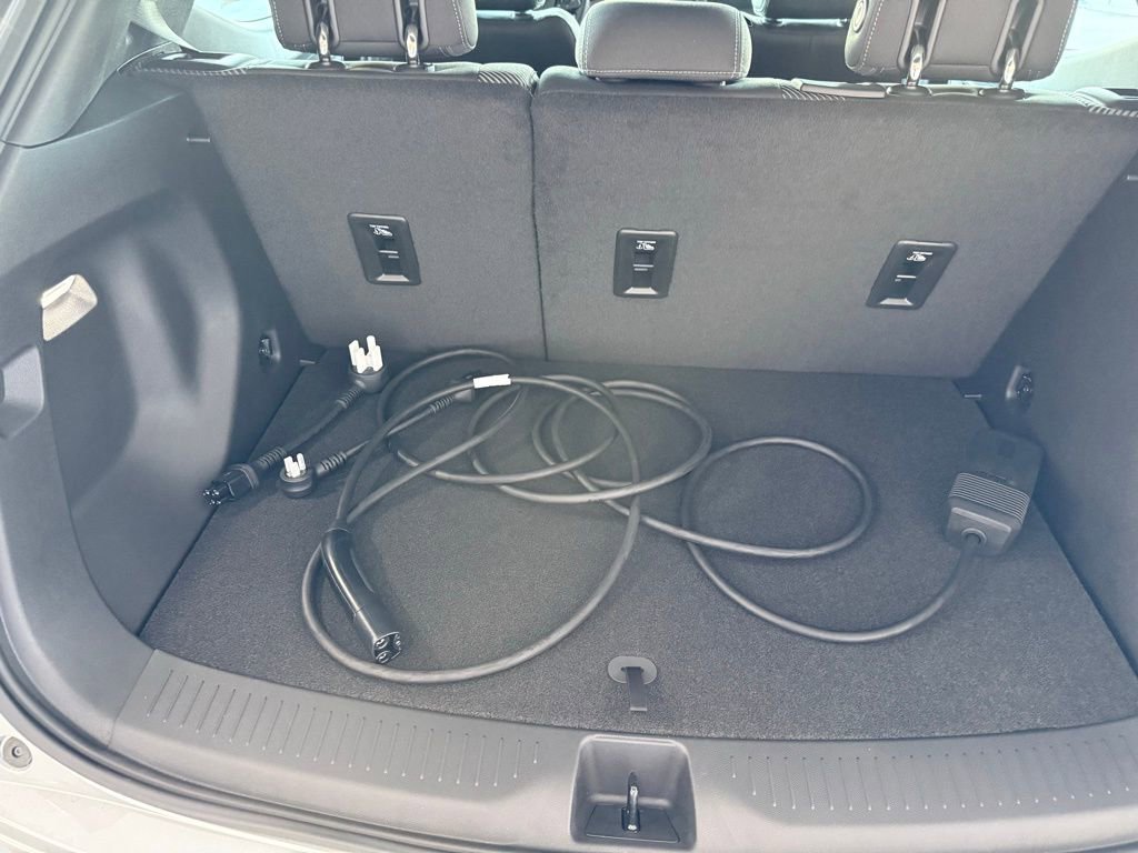 New 2027 Chevrolet Bolt LT w/ Comfort Package FWD image 6