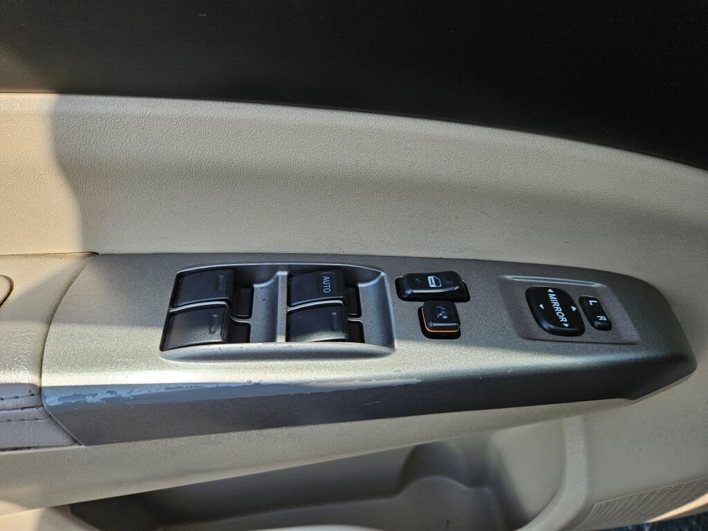 Used 2004 Toyota Prius FWD image 14