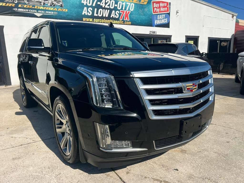 Used 2018 Cadillac Escalade Premium Luxury RWD image 3