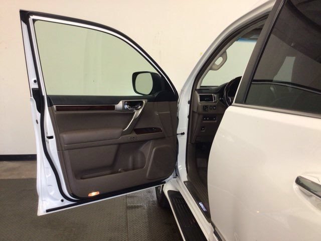 Used 2018 Lexus GX 460 Luxury AWD/4WD image 12