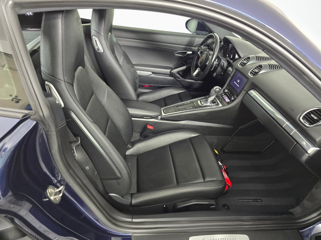 Used 2018 Porsche 718 Cayman RWD image 32
