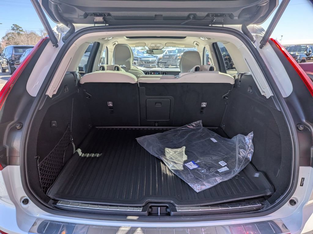 Used 2023 Volvo XC60 B6 Ultimate w/ Climate Package image 26