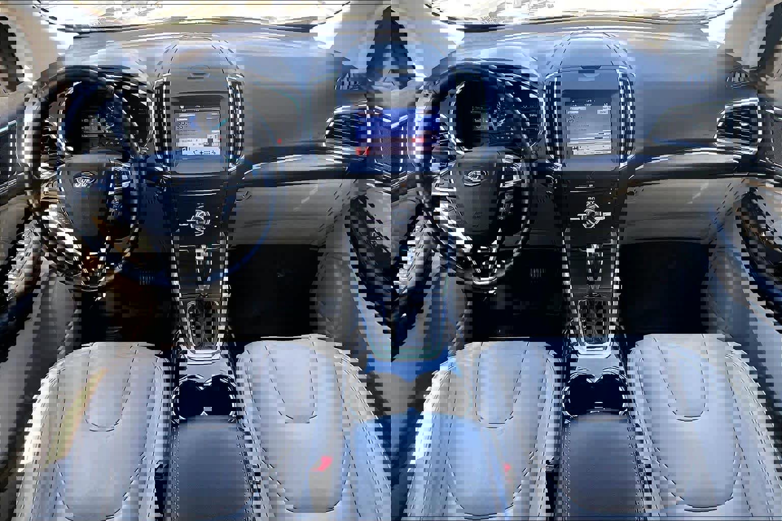 Used 2017 Ford Edge Titanium w/ Technology Package image 15