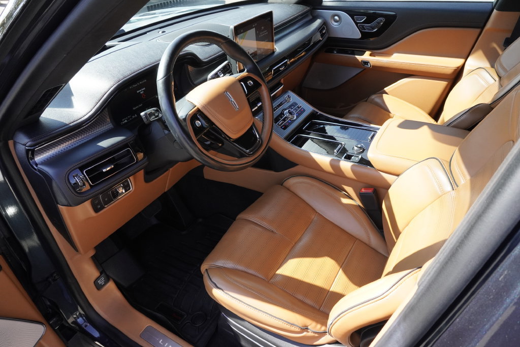 Used 2020 Lincoln Aviator Black Label Grand Touring w/ Class IV Trailer Tow Package AWD/4WD image 18