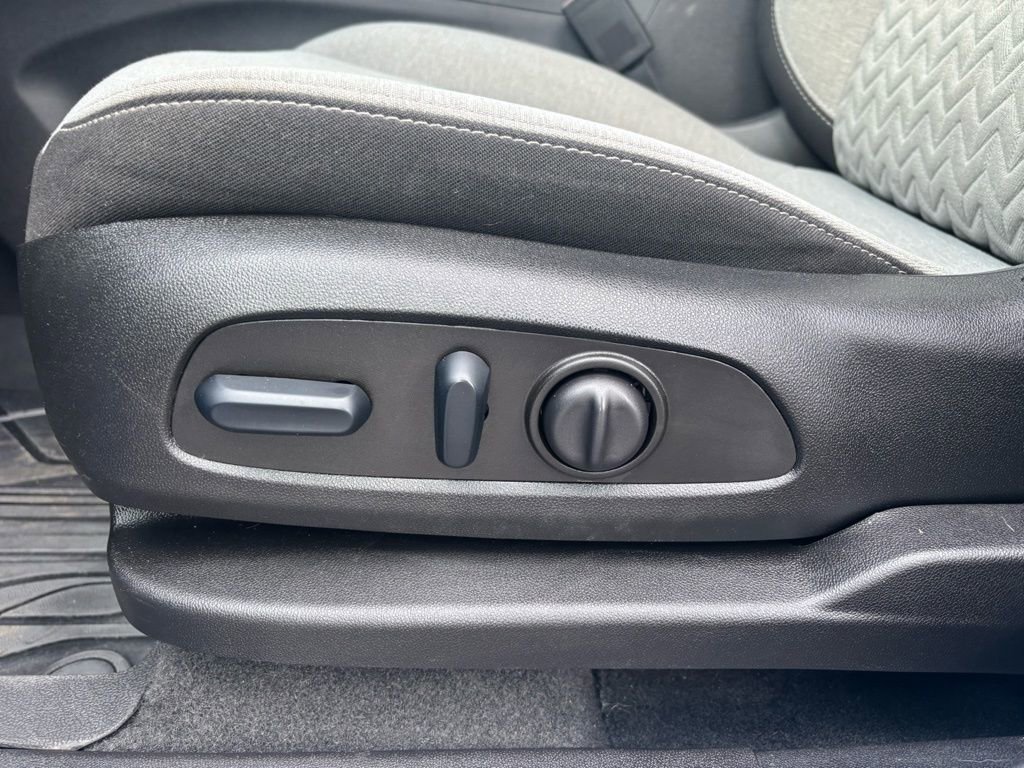 Used 2024 Chevrolet Equinox LS w/ LS Convenience Package image 16