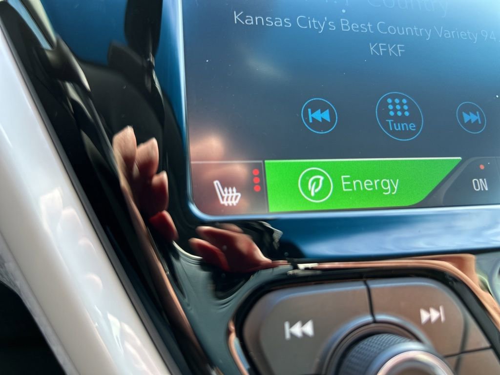 Used 2017 Chevrolet Bolt Premier w/ Infotainment Package image 32