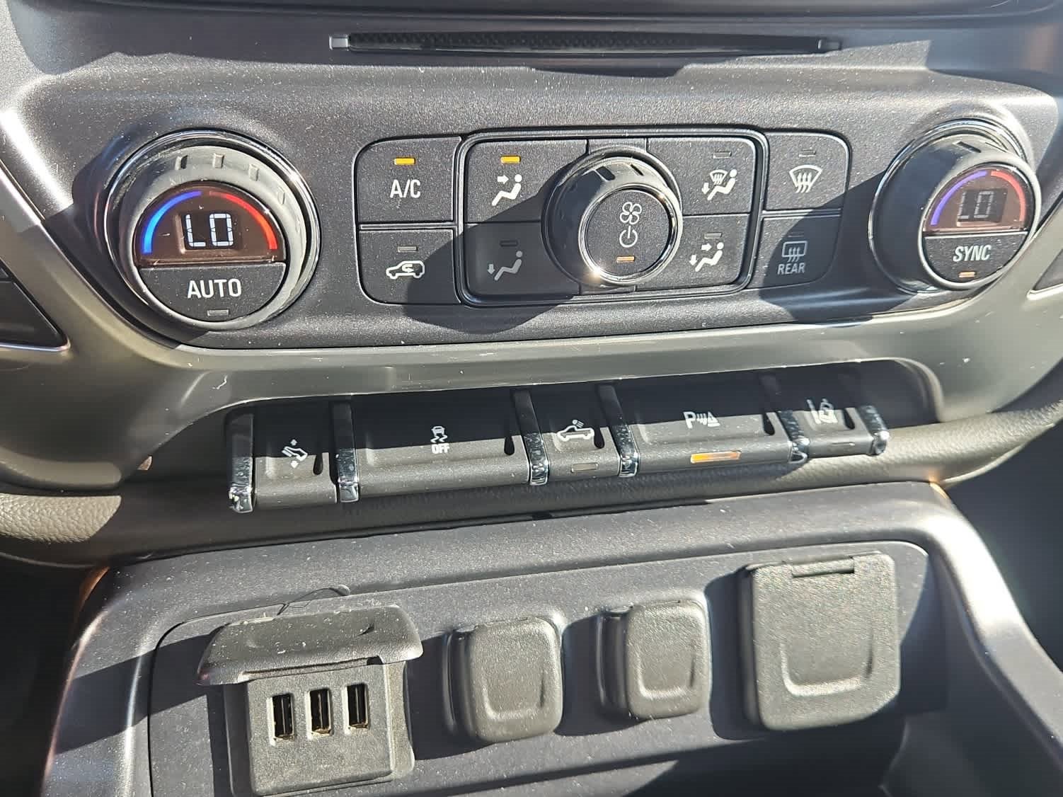 Used 2015 Chevrolet Silverado 1500 LTZ w/ LTZ Plus Package image 16