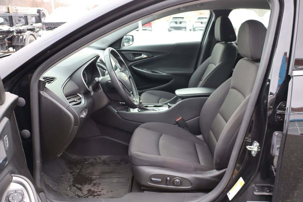 Used 2024 Chevrolet Malibu RS image 9