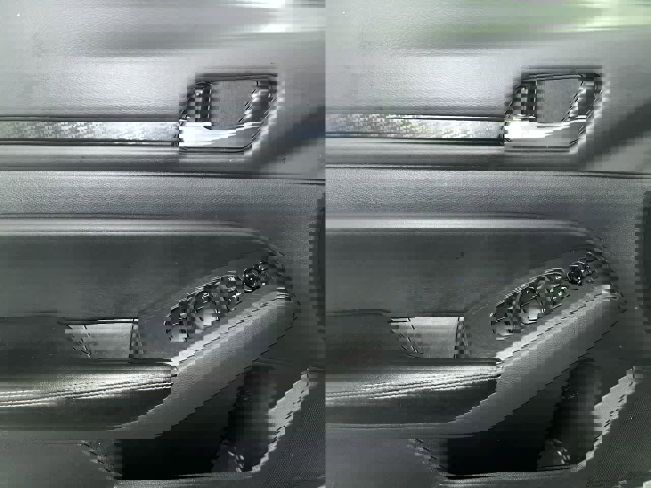 Used 2024 Nissan Altima 2.5 SV image 13