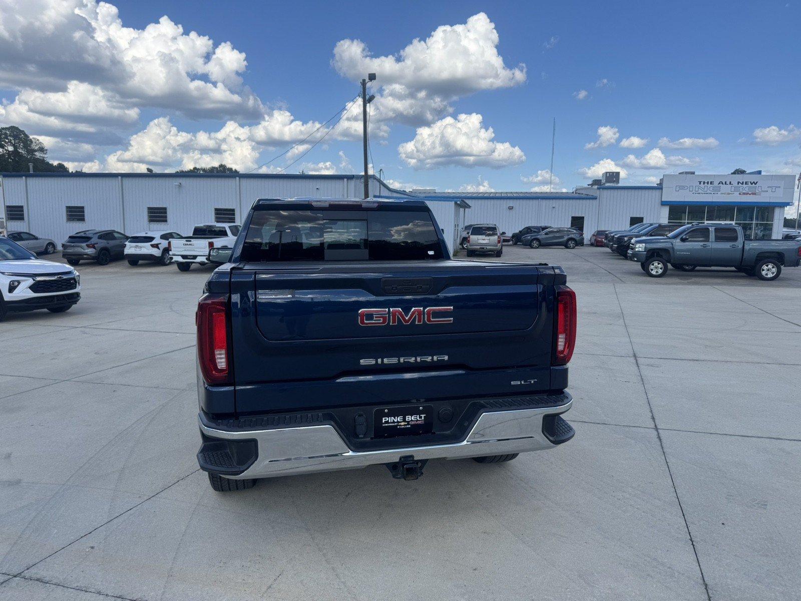 Used 2021 GMC Sierra 1500 SLT w/ SLT Premium Package RWD image 7