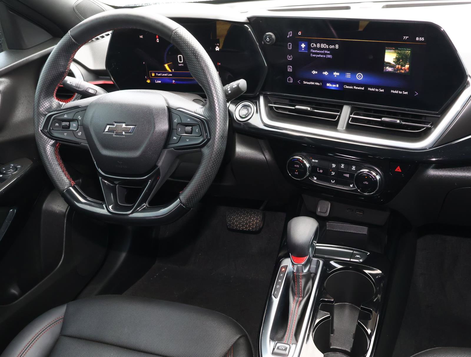 Used 2025 Chevrolet Trax RS w/ Sunroof Package FWD image 10