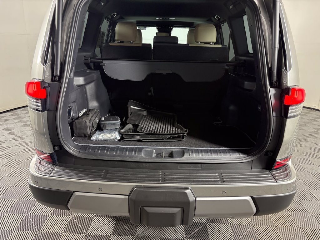 Used 2025 Lexus GX 550 w/ Accessory Package (CT) AWD/4WD image 32