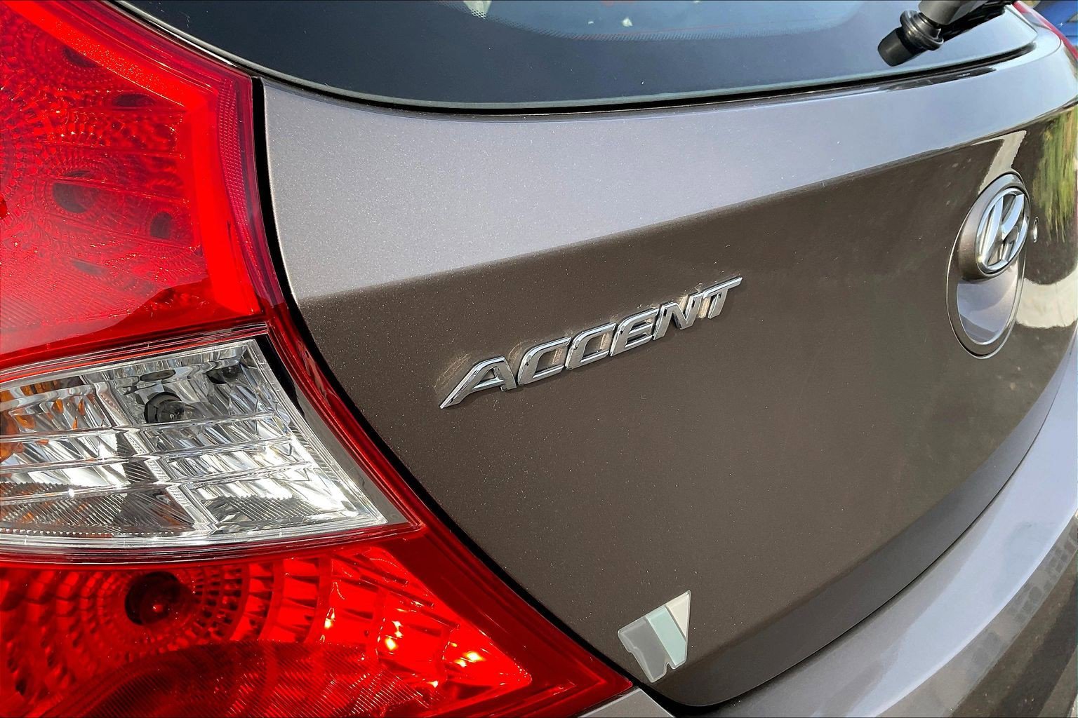 Used 2012 Hyundai Accent SE image 23