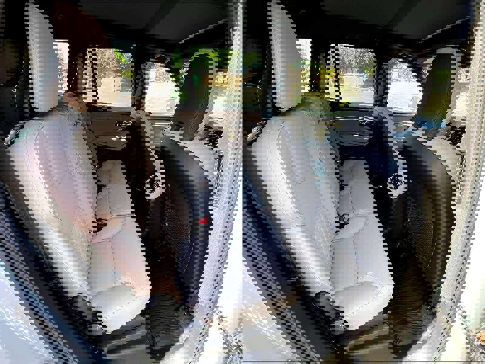 Used 2026 Volvo XC90 T8 Plus w/ Protection Package Premier image 29