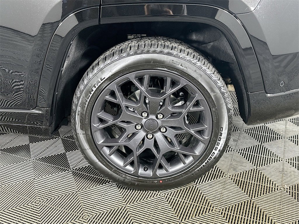 New 2025 Jeep Grand Cherokee Summit image 17