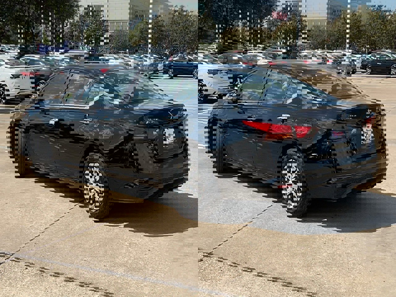 Used 2024 Nissan Altima 2.5 S image 7