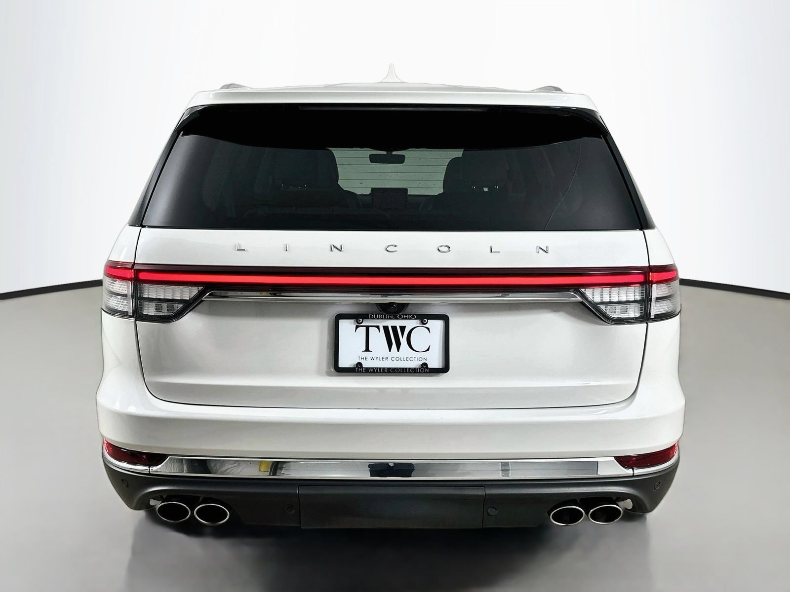 Used 2023 Lincoln Aviator Reserve w/ Equipment Group 201A AWD/4WD image 6